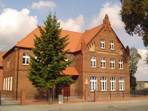 SP nr 4 w Grodzisku Wielkopolskim - Szkoła Podstawowa Nr 4 im. kpt. Józefa Rejdycha w Grodzisku Wielkopolskim