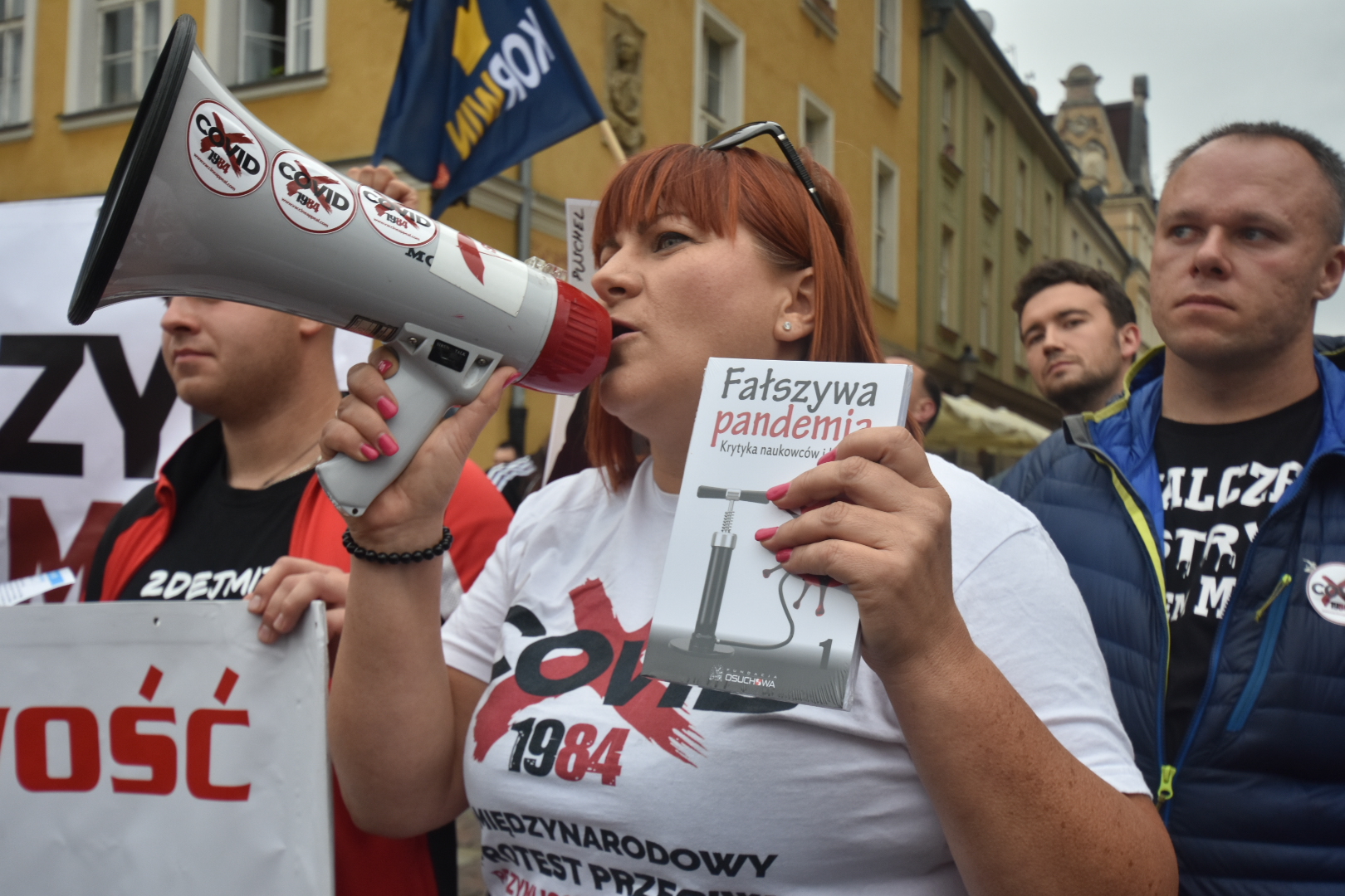demonstracja antycovid - Wojtek Wardejn