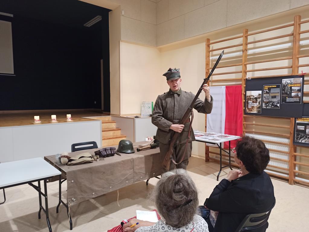 Krewni wielkopolskich weteranów wojny polsko-bolszewickiej spotkali się w Dopiewcu - Bartosz Garczyński