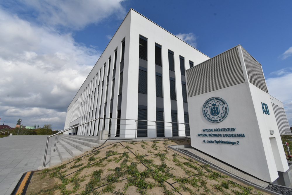 Zero-emisyjny budynek politechnika poznańska  - Wojtek Wardejn