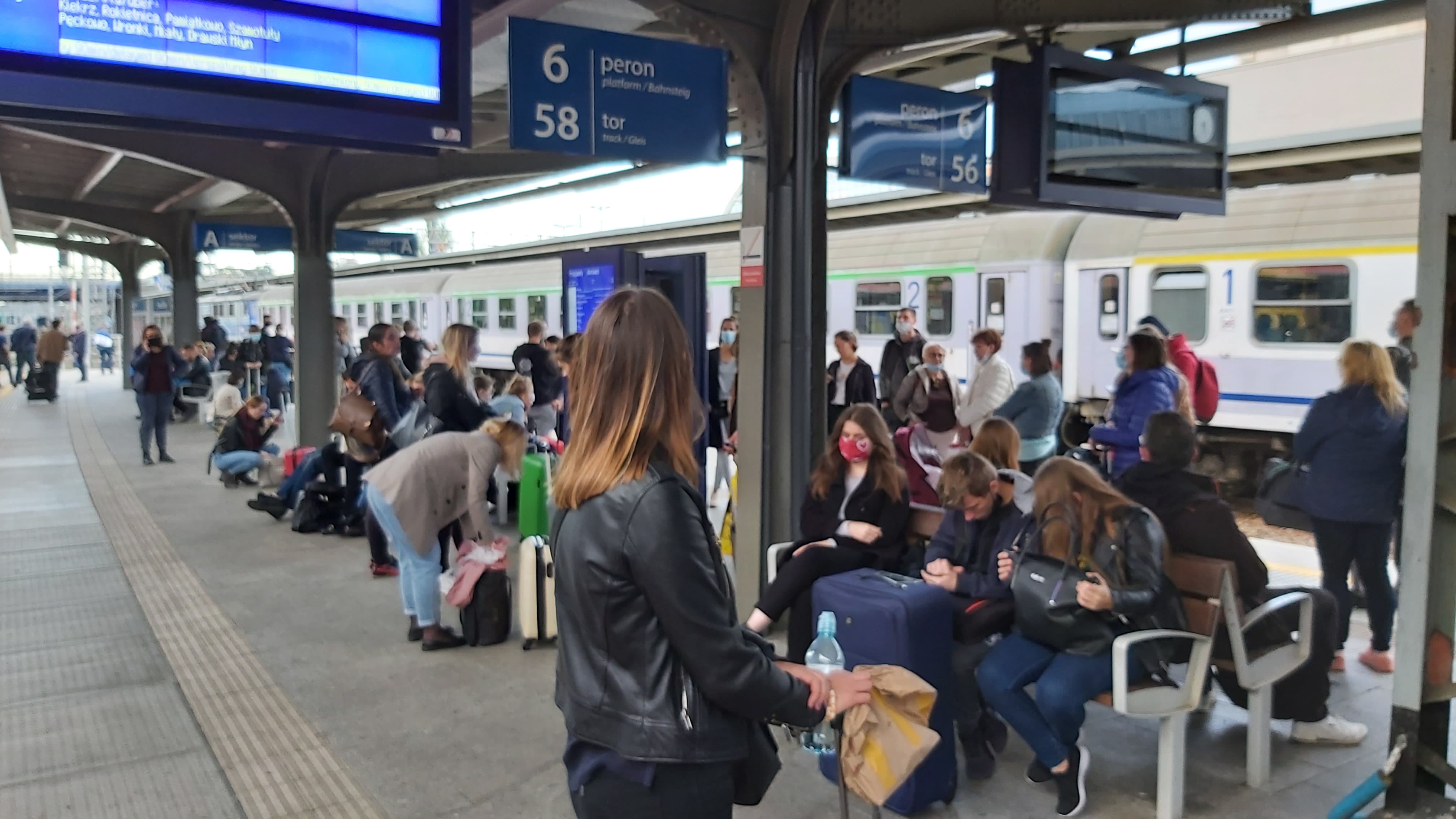 TŁUM DWORZEC AWARIA