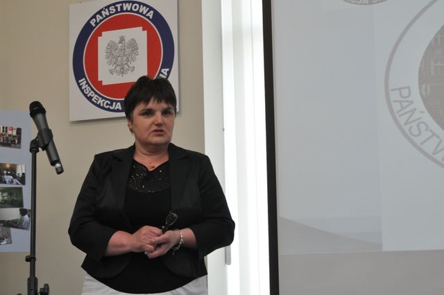 Jadwiga Kuczma-Napierała - www.powiat-ostrowski.pl