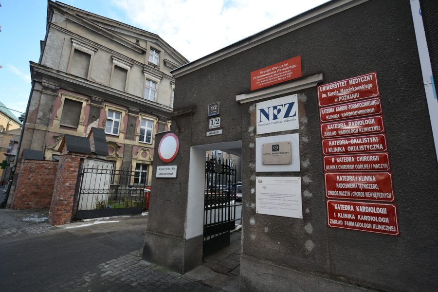 szpital uniwersytecki długa  - Wojtek Wardejn