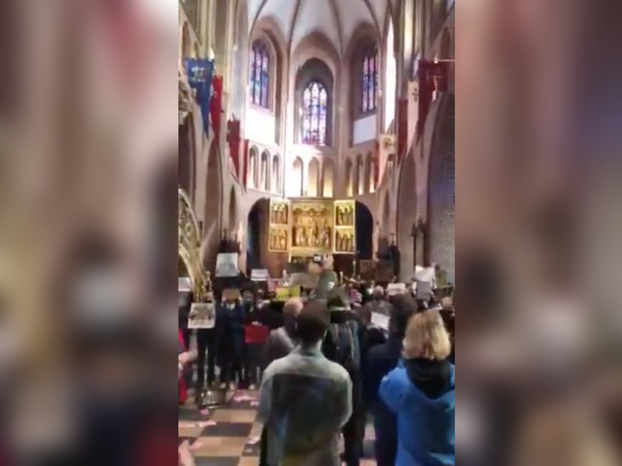 katedra protest aborcja - Grupa Stonewall - Twitter