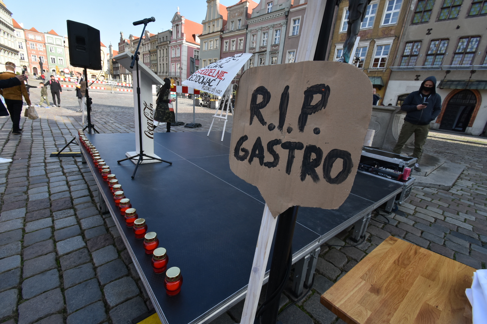 protest branża gastronomiczna stary rynek - Wojtek Wardejn - Radio Poznań