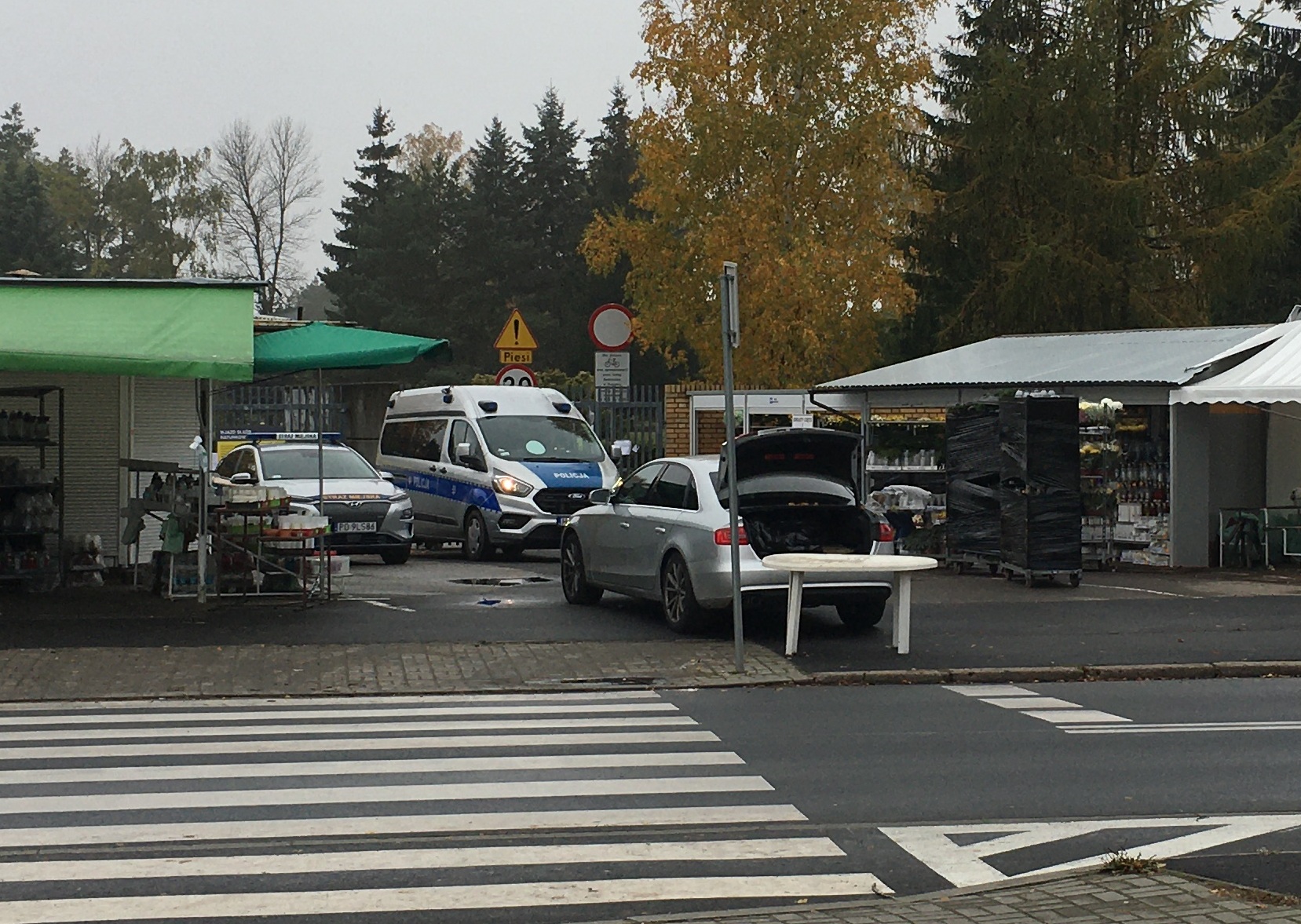 zamknięte cmentarzee - Adam Michalkiewicz