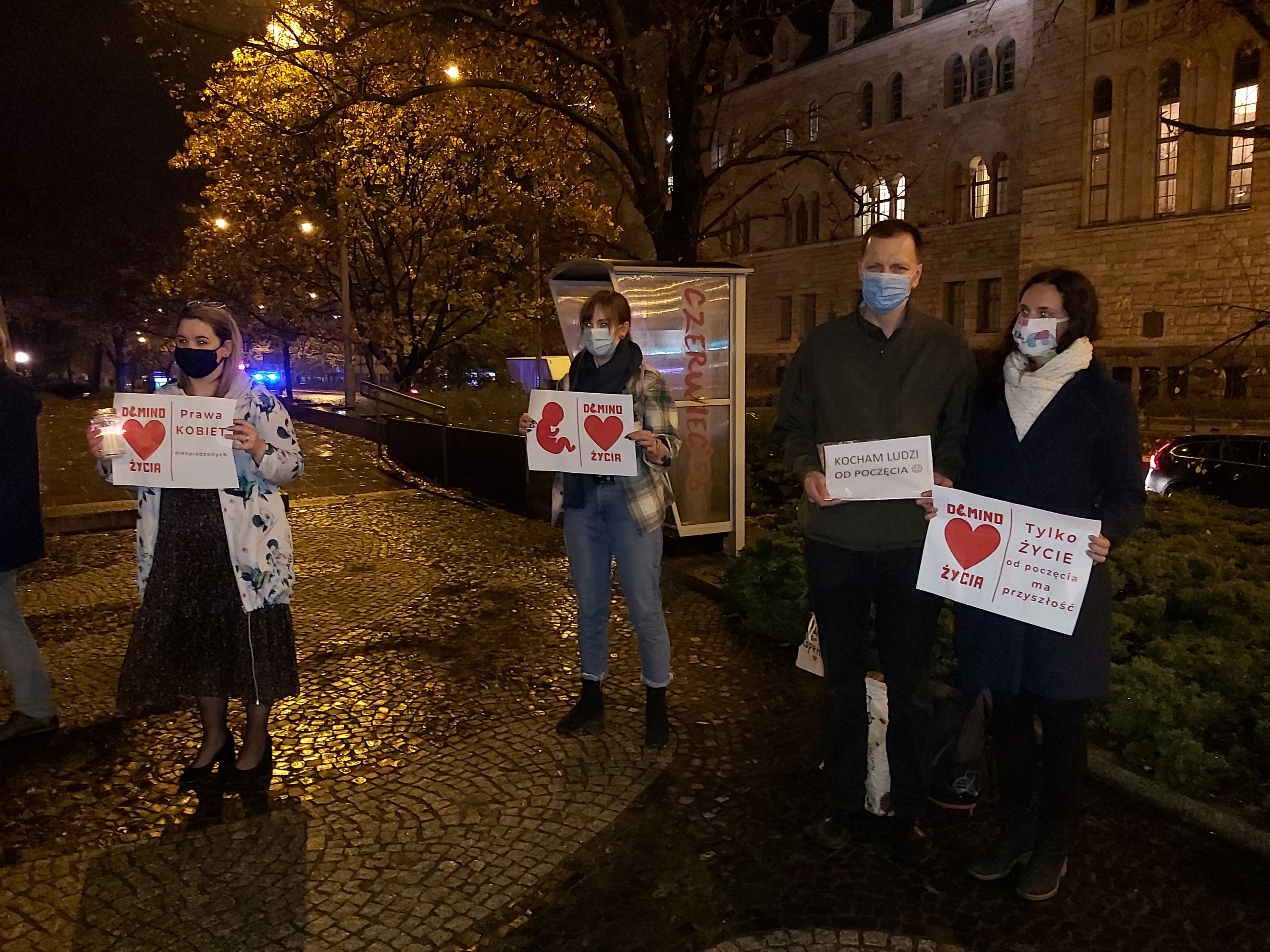 Manifest "Domino Życia" na Placu Mickiewicza  - Krzysztof Polasik