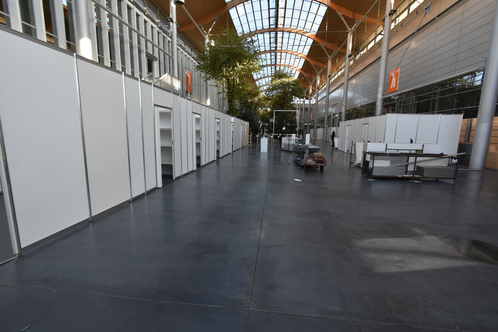 szpital tymczasowy na poznańskich targach - Wojtek Wardejn