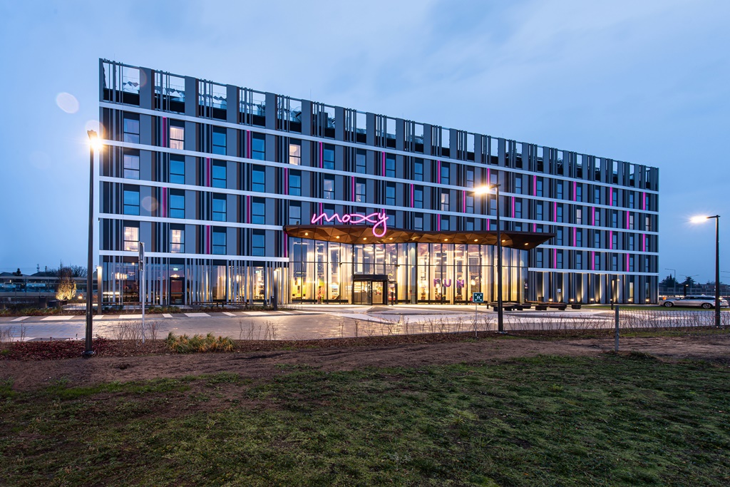 hotel moxy izolatorium - WUW