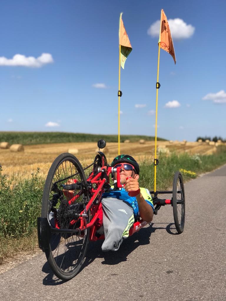 mat. prasowy fundacji "Podaj Dalej"