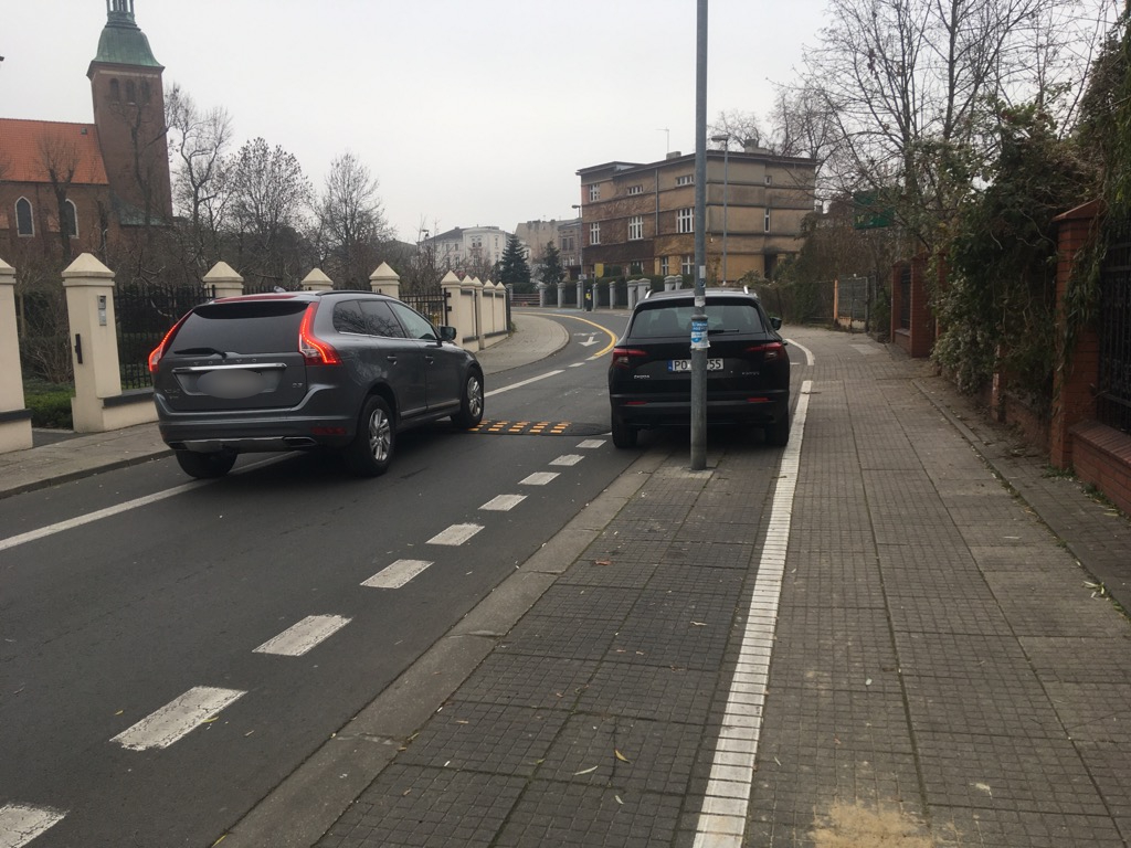 progi zwalniające gniezno - Rafał Muniak