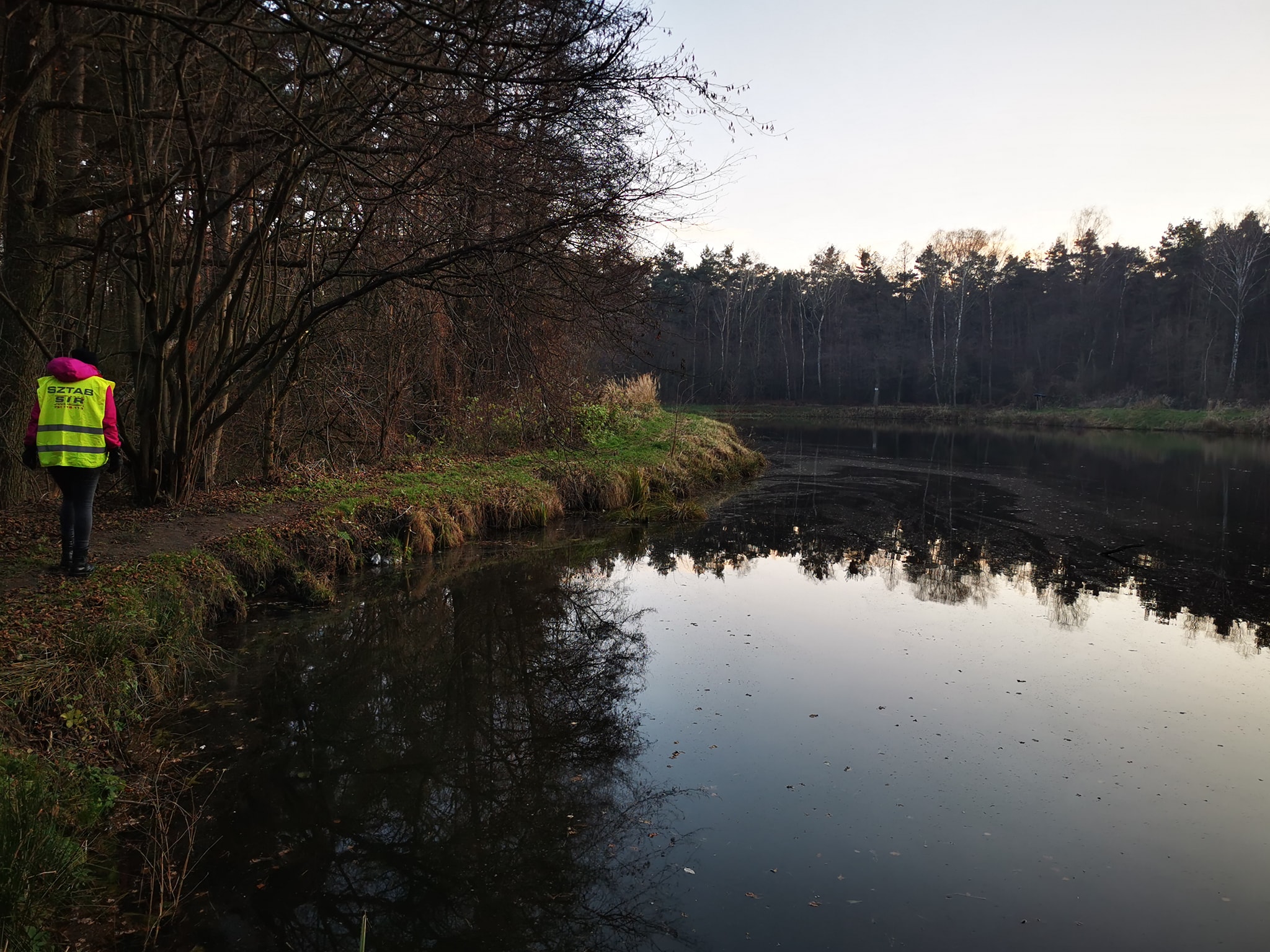 poszukiwania zaginionej 36 latki w ostrowa zalew kobyla góra  - FB: Szukamy i Ratujemy
