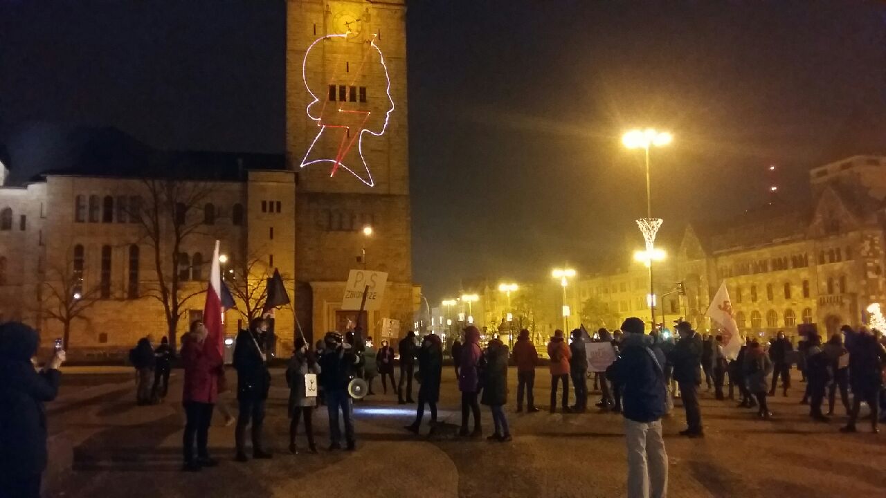 Protest pod Pomnikiem Poznańskiego Czerwca - Magdalena Konieczna