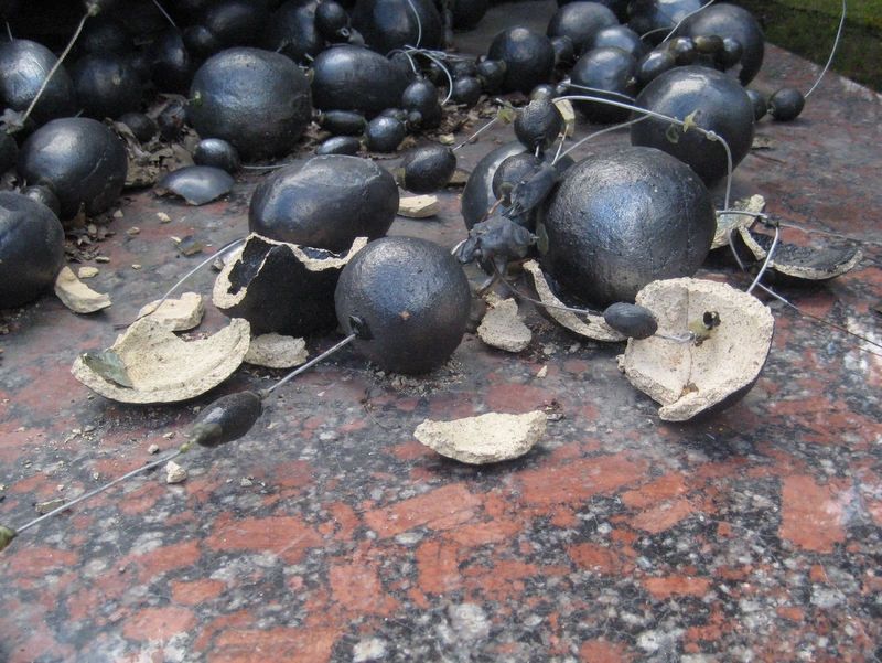 Zniszczona rzeźba - kamień - Jacek Butlewski