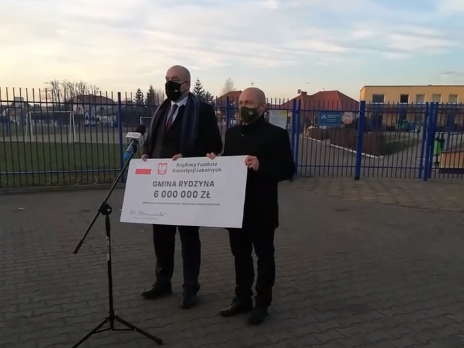 dofinansowanie rydzyna czek - FB: Jan Dziedziczak