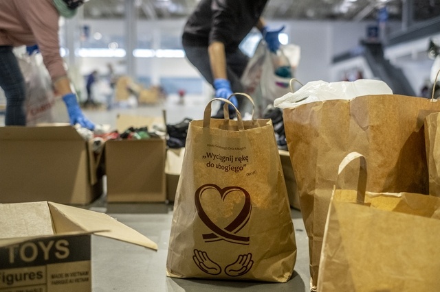 paczki caritas wigilia - caritaspoznan.pl