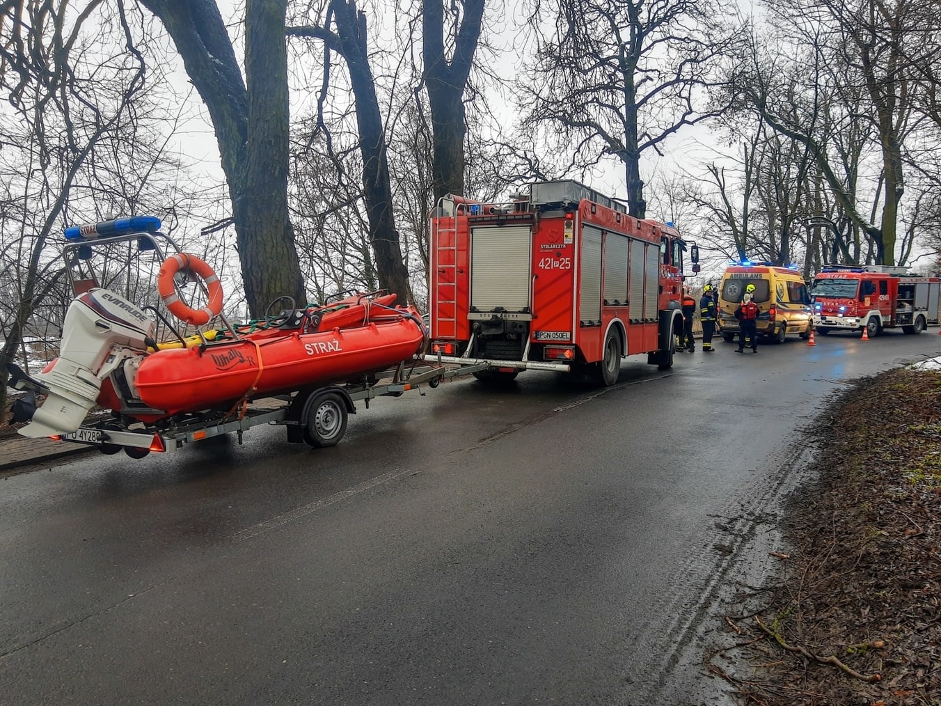 czerniejewo kra staw topielec topi staw jezioro ratownicy lód - OSP Czerniejewo