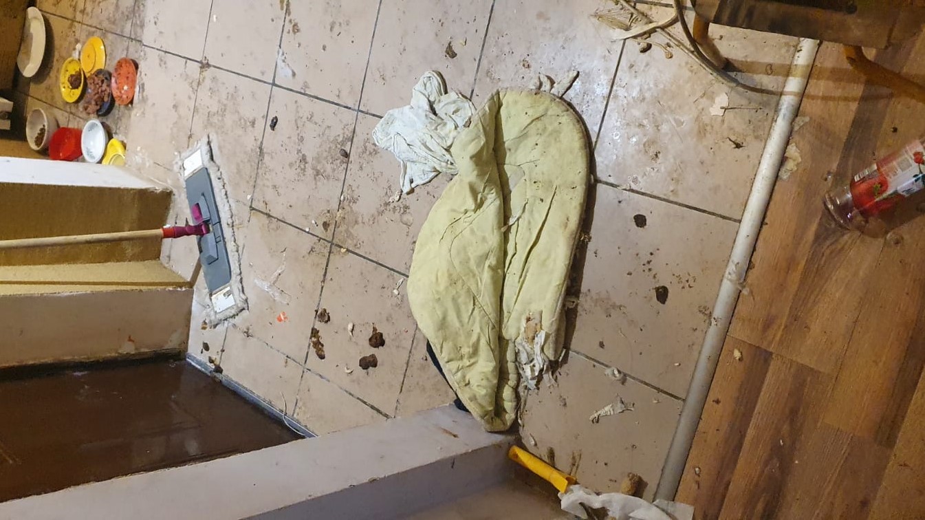 dziecko żyło w brudzie piła - KPP Piła