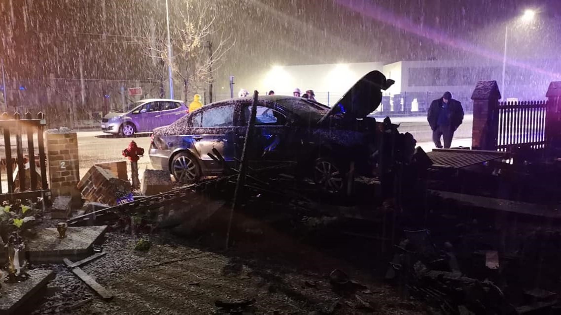 pijany wjechał w cmentarz wronki - KPP Szamotuły