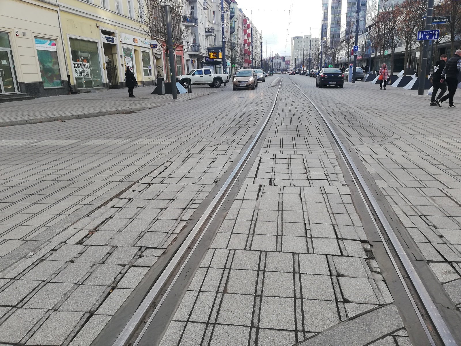 fatalny stan ulicy święty marcin - Tomasz Dworek