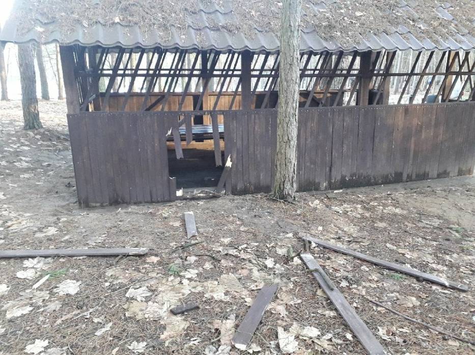 zdemolowana Czesiówka - UM Trzcianka