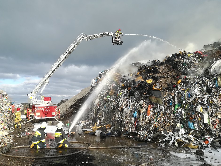 poża składowiska odpadów przysieka -  Dawid Kryś, oficer prasowy kościańskich strażaków.