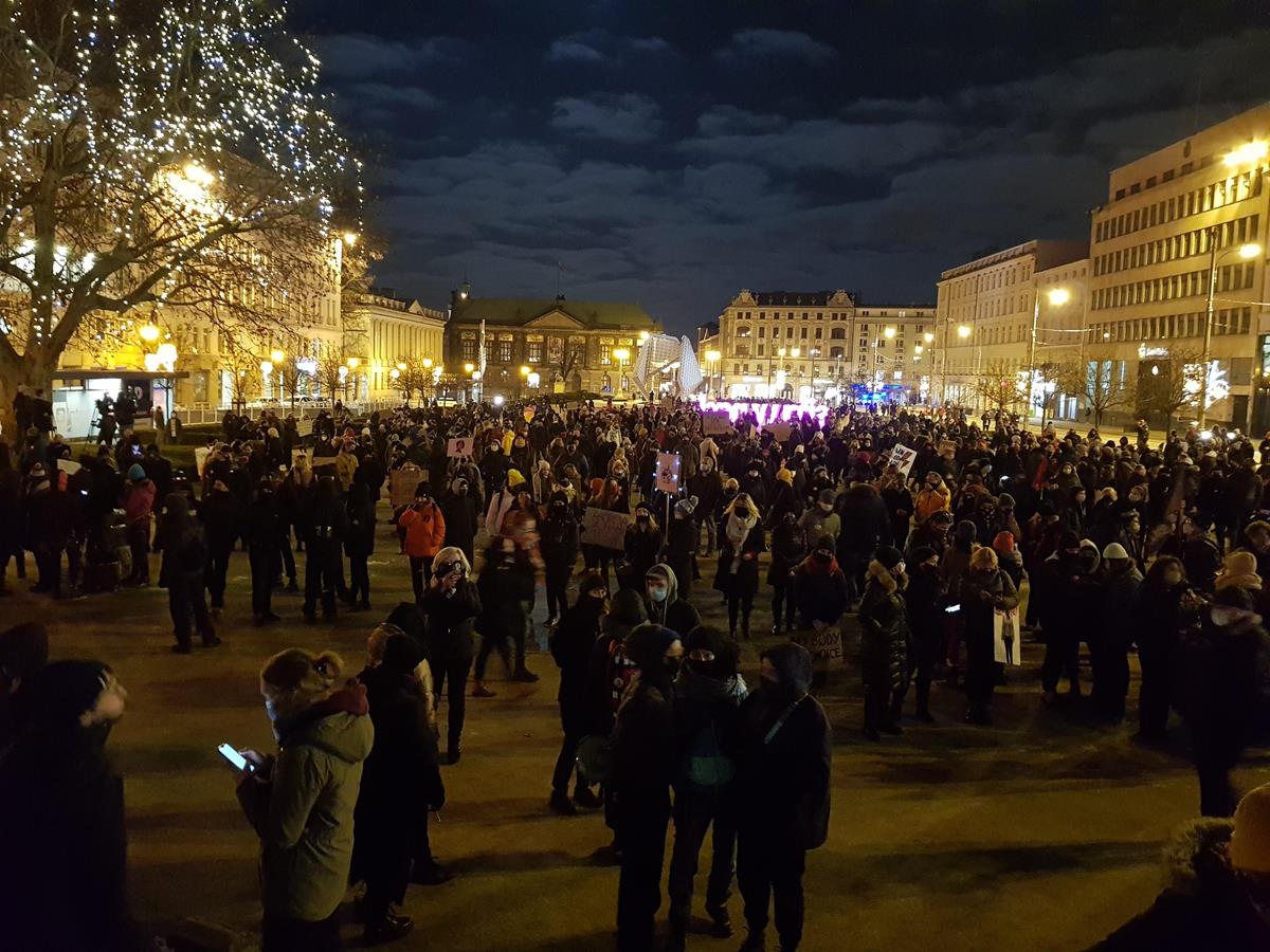strajk kobiet plac wolności - Hubert Jach - Radio Poznań