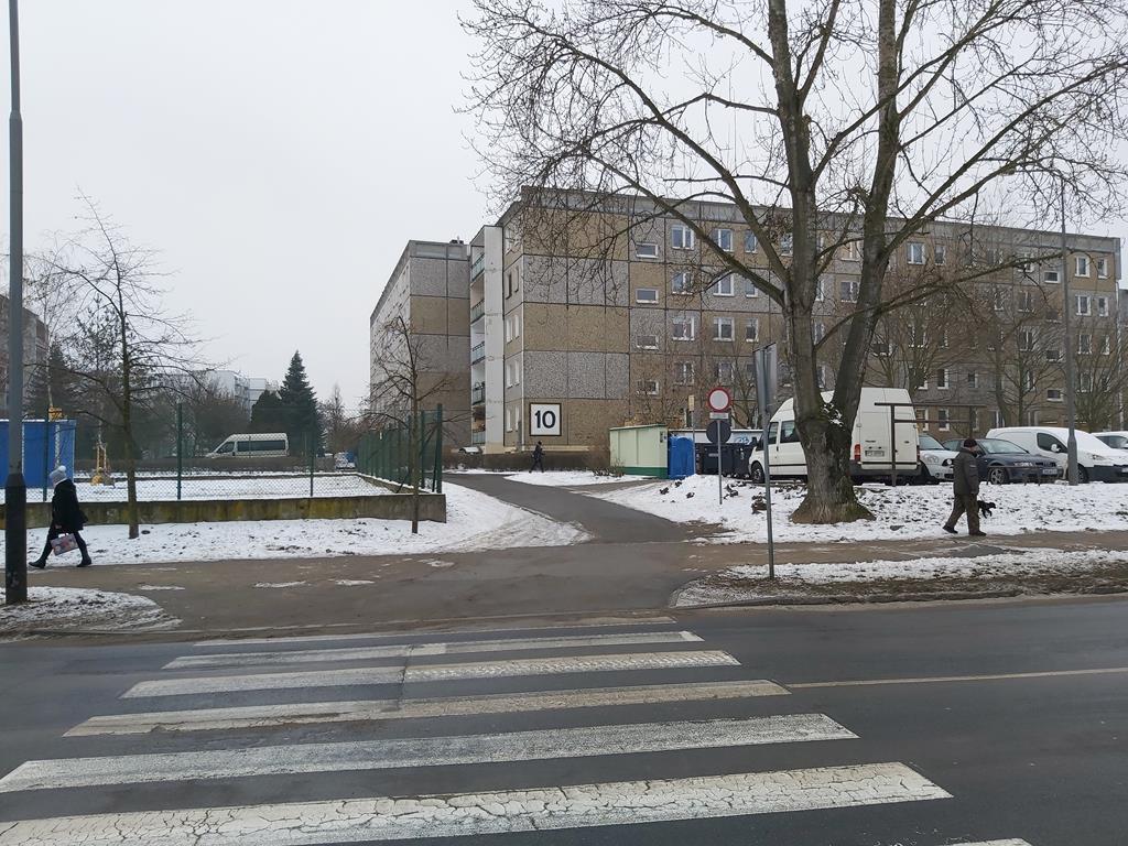 dojaz na parking piątkowo nielegalny - Krzysztof Polasik