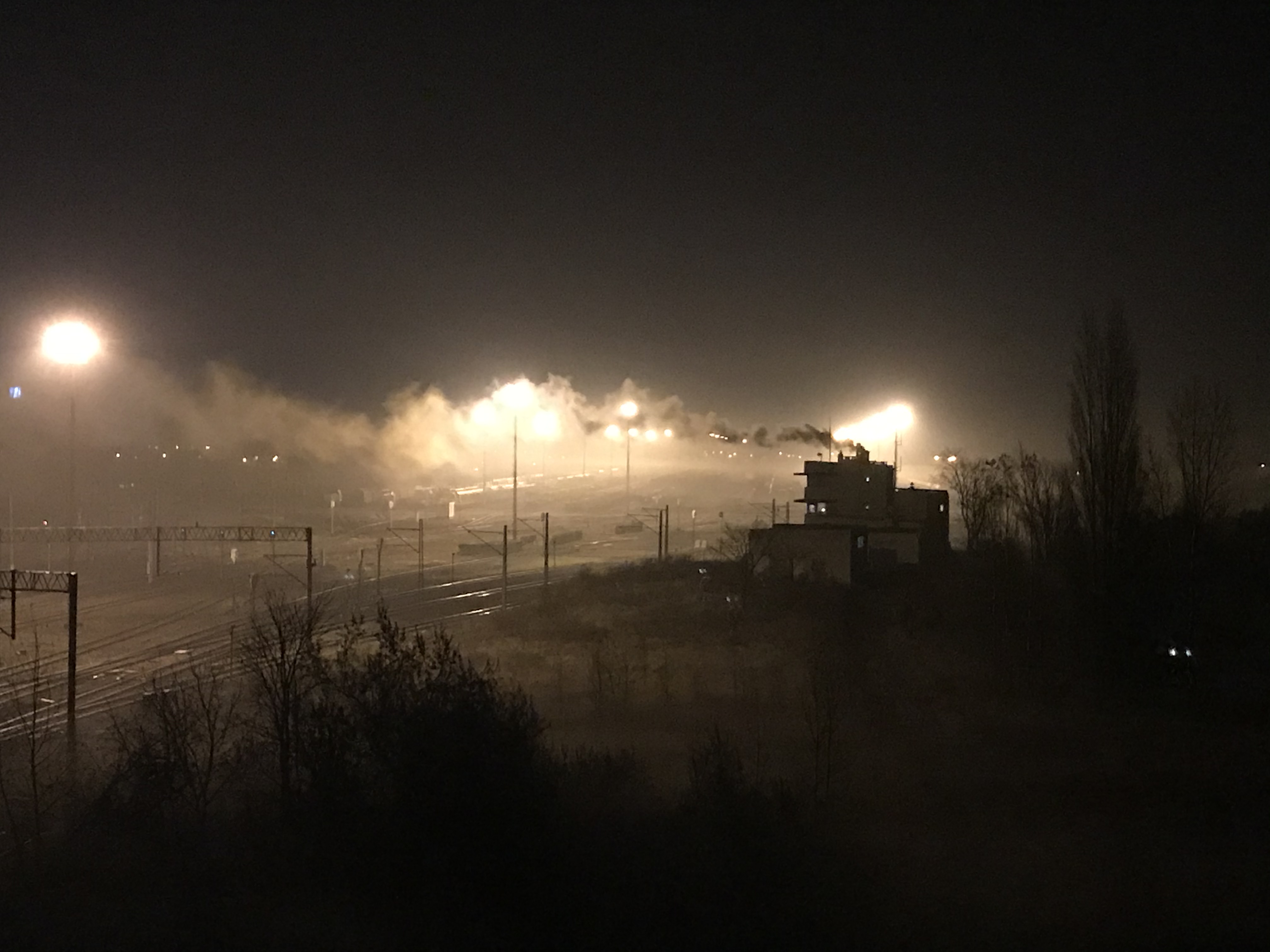dym z budynku kolei franowo - Słuchacz