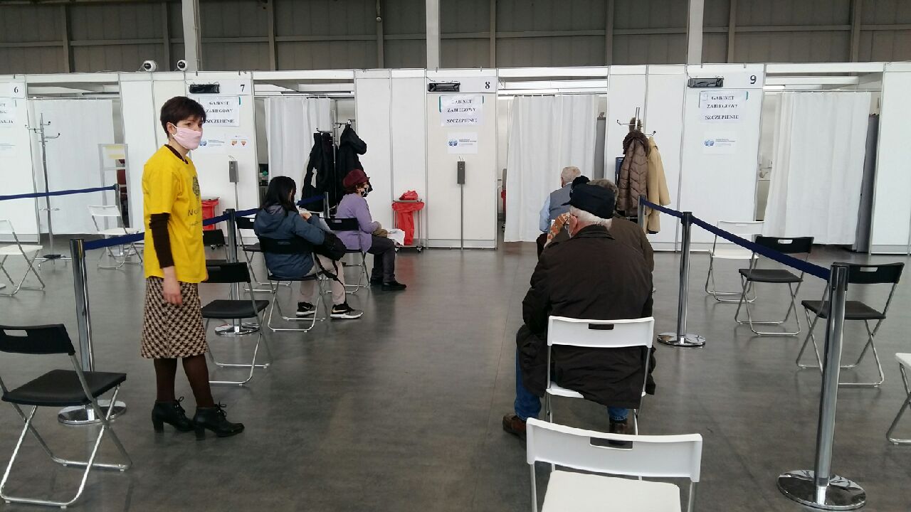 szczepienia seniorzy mtp - Magdalena Konieczna - Radio Poznań