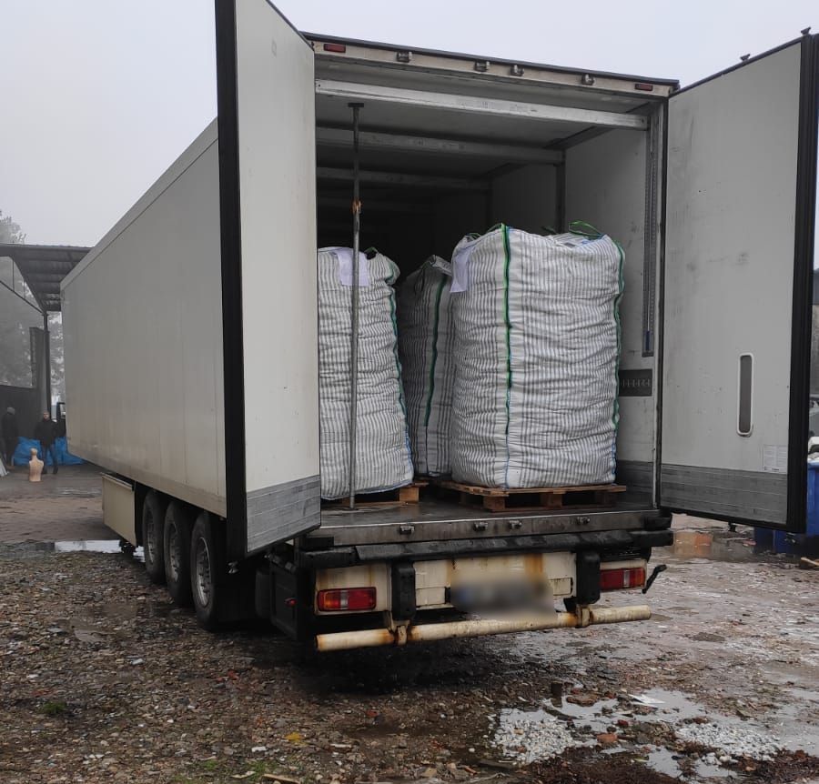 narkotyki ukryte w ogórkach - Wielkopolska Policja 