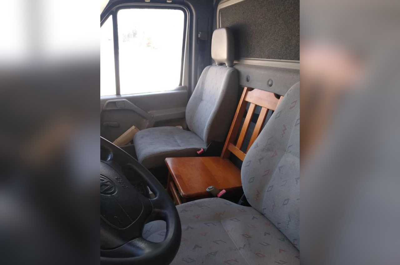 krzesło bus - Andrzej Borowiak - Twitter