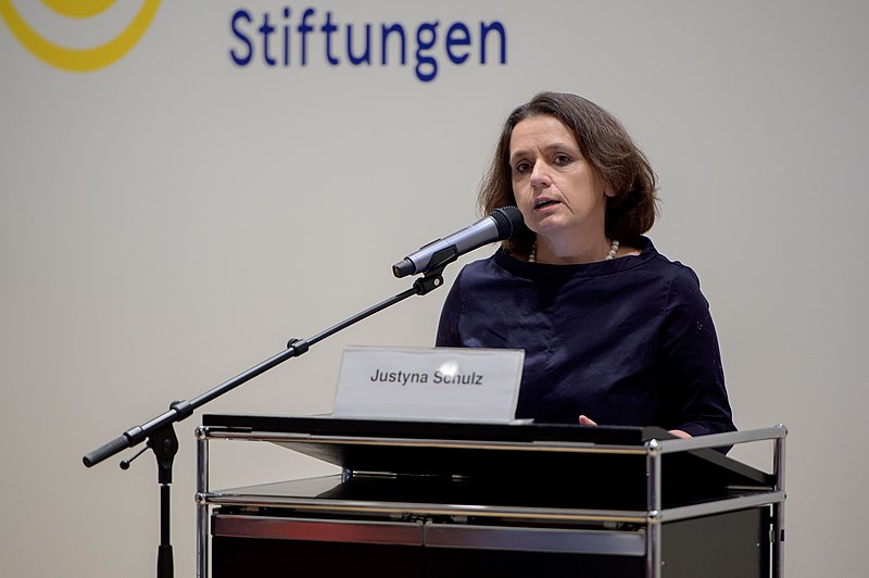 doktor Justyna Schulz - Bodo Gierga