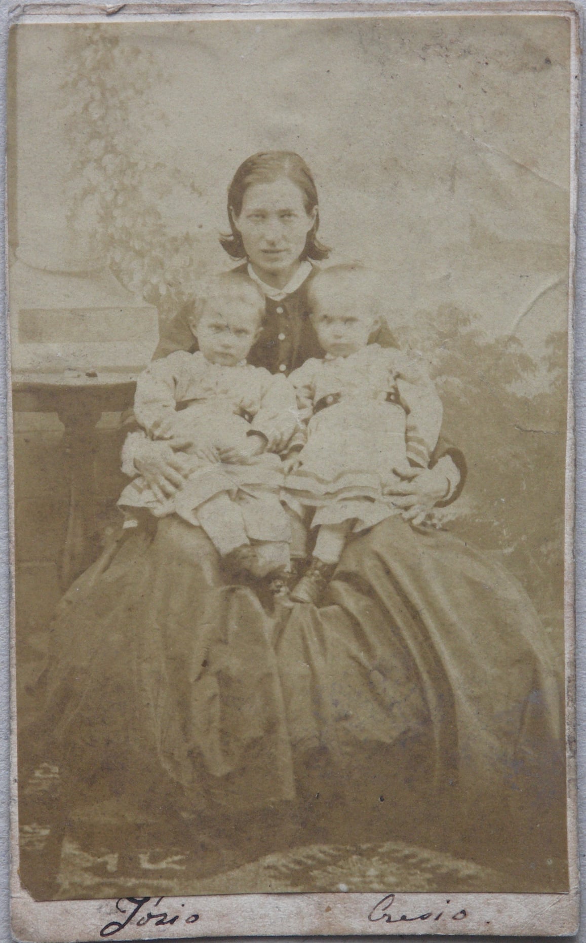 Konstancja Łozińska z synami - Pracownia-Muzeum Józefa Ignacego Kraszewskiego