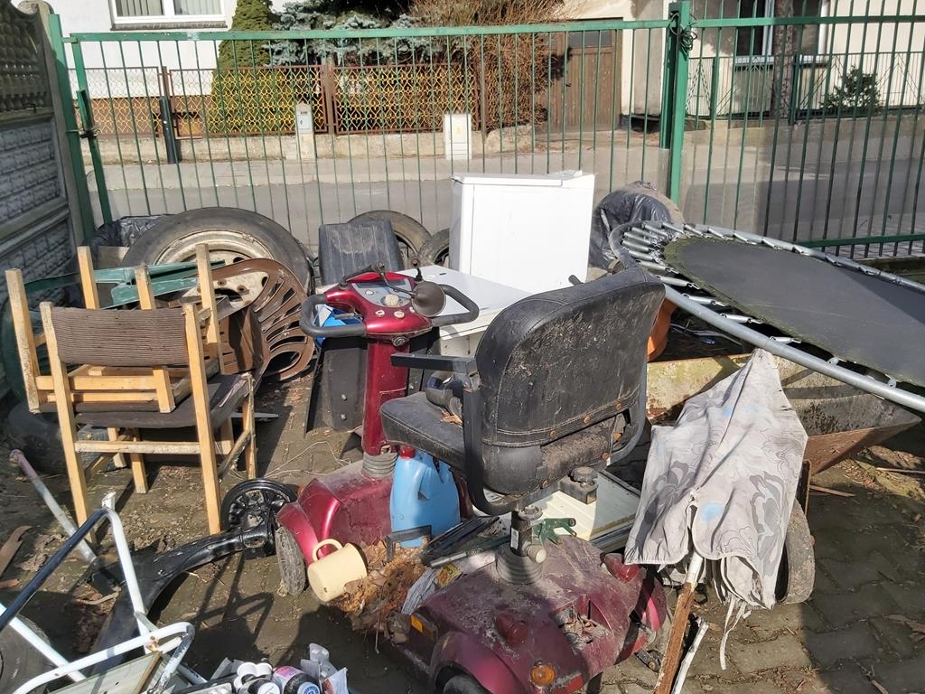 pani beata luboń podwórko złom - Krzysztof Polasik