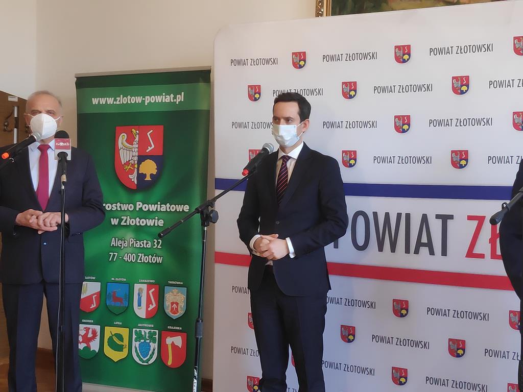  wiceminister Obrony Narodowej Marcin Ociepa w pile - Przemysław Stochaj