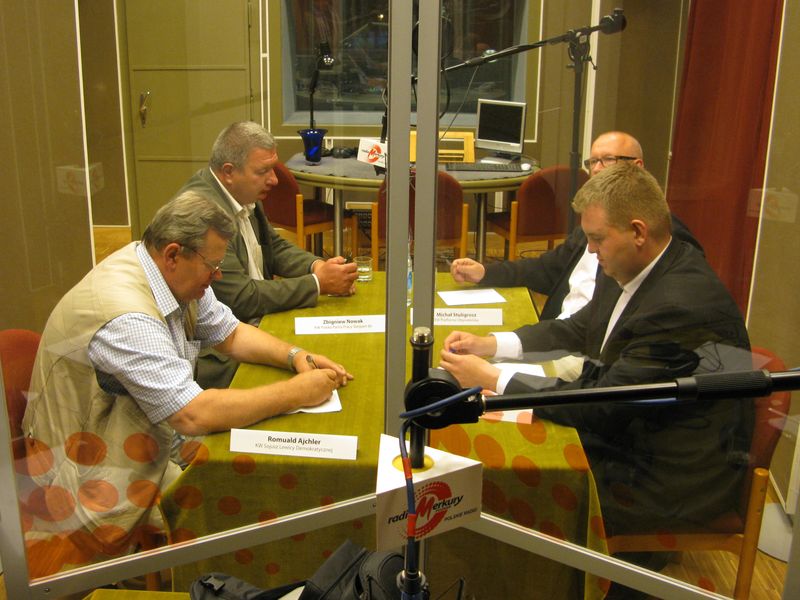 Debata wyborcza - druga - Przemysław Piasta (PJN), Michał Stuligrosz (PO), Zbigniew Nowak (Polska Partia Pracy Sierpień 80) oraz Romuald Ajchler (SLD)