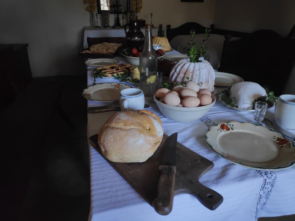 stół wielkanocny muzeum wielkanocne  - Przemysław Stochaj