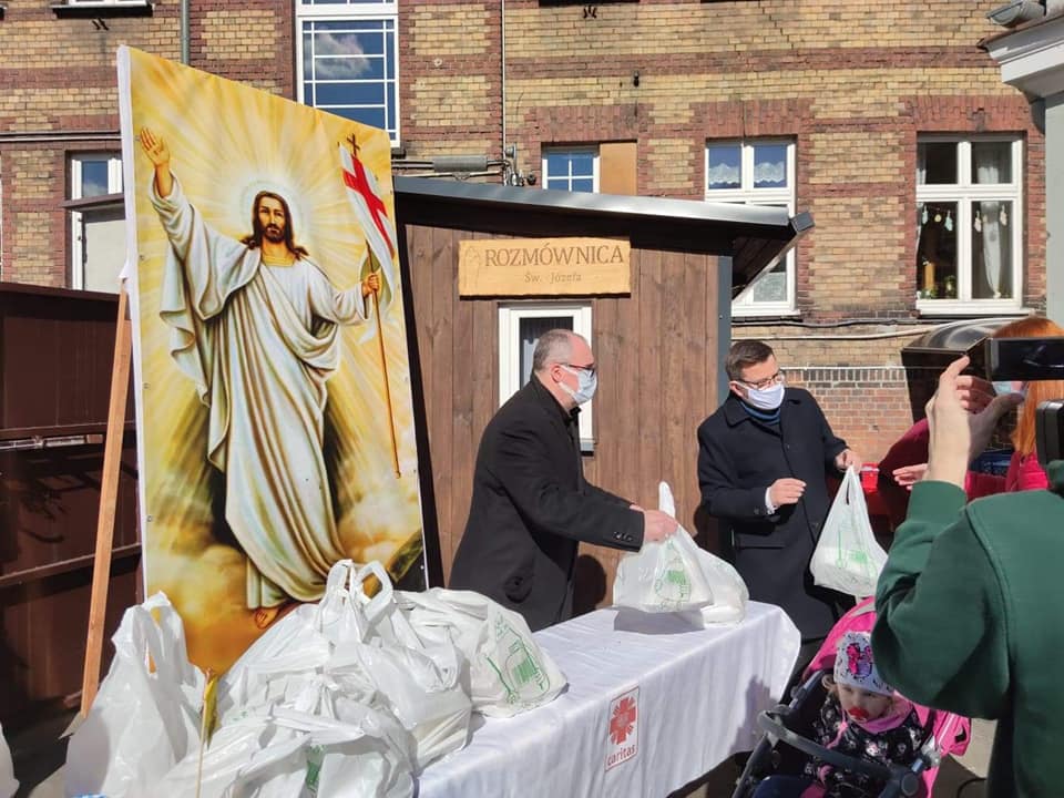 śniadanie wielkanocne caritas poznań - Caritas Poznań