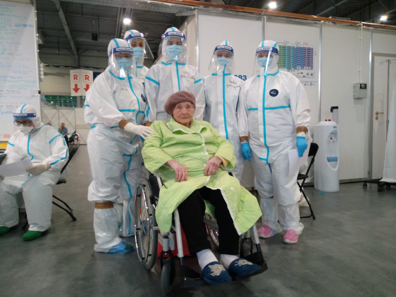 pani aniela pokonała koronawirusa - Szpital Przemienienia Pańskiego