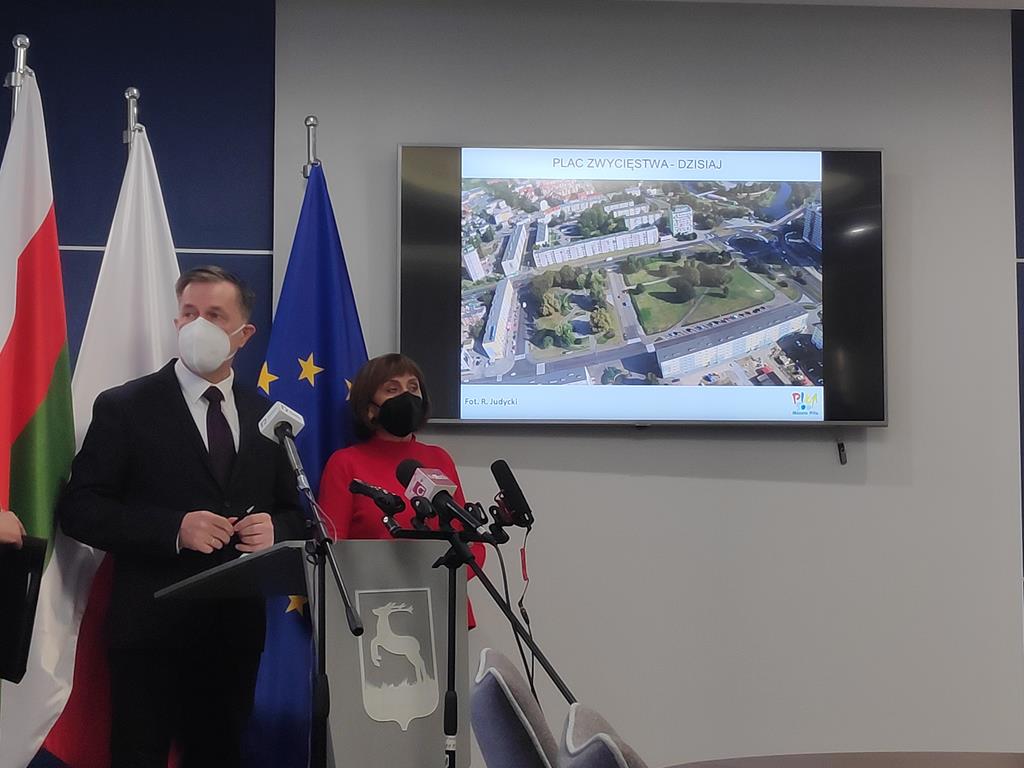 plac zwycięstwa piła - Przemysław Stochaj