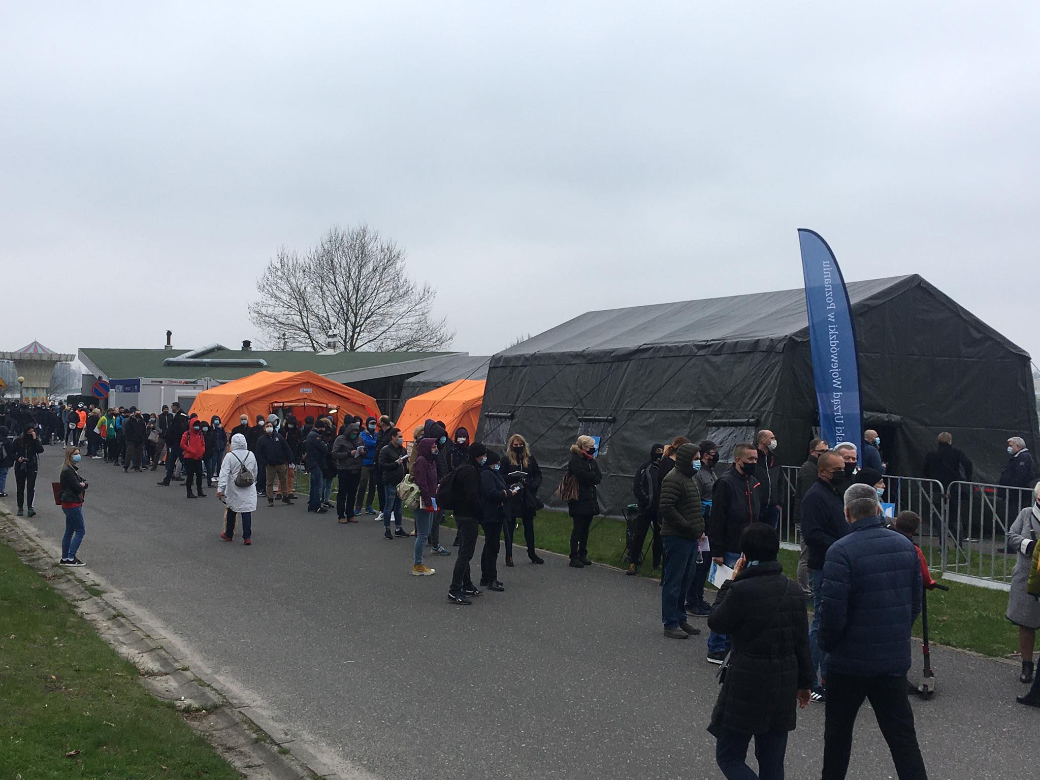 masowe szczepienia malta kolejka  - Jacek Butlewski