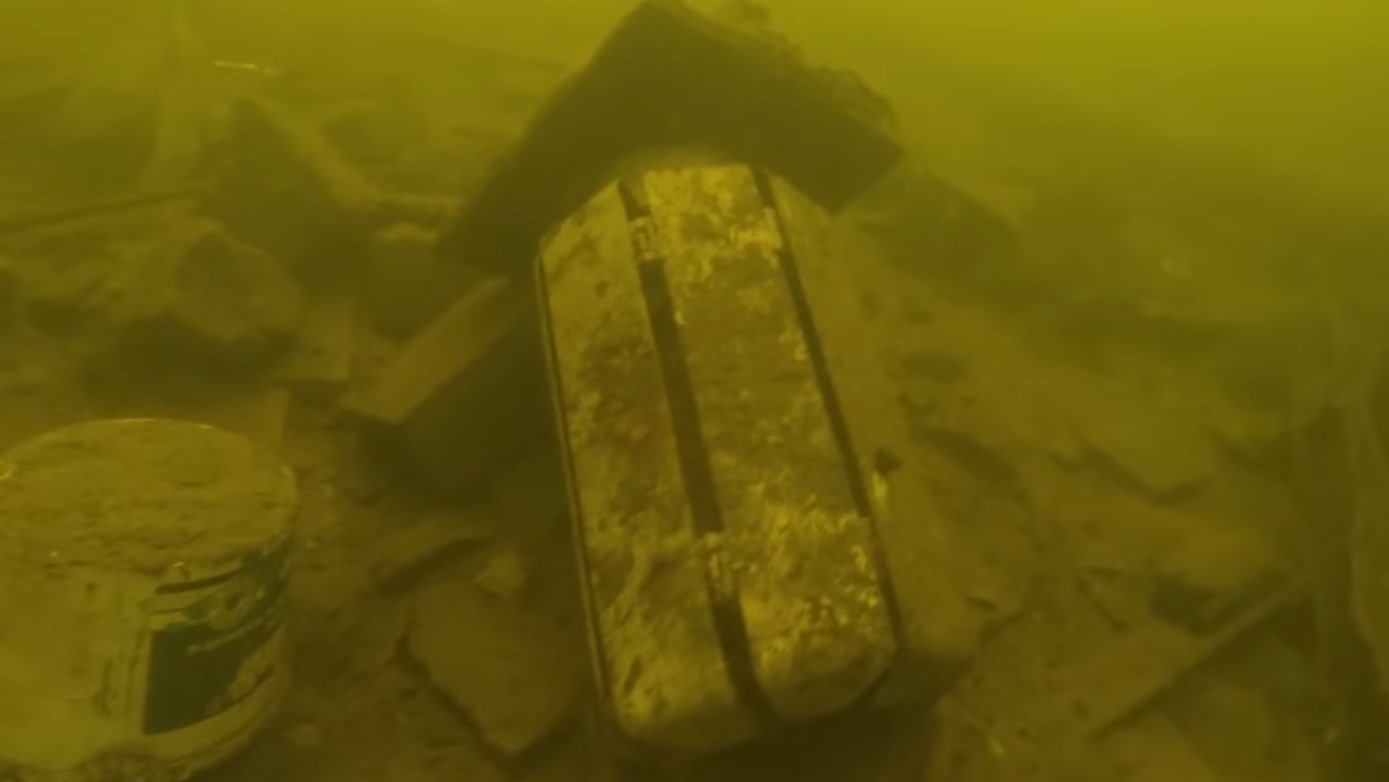 śmieci dno jezioro durowskie wągrowiec  - KPP Wągrowiec 