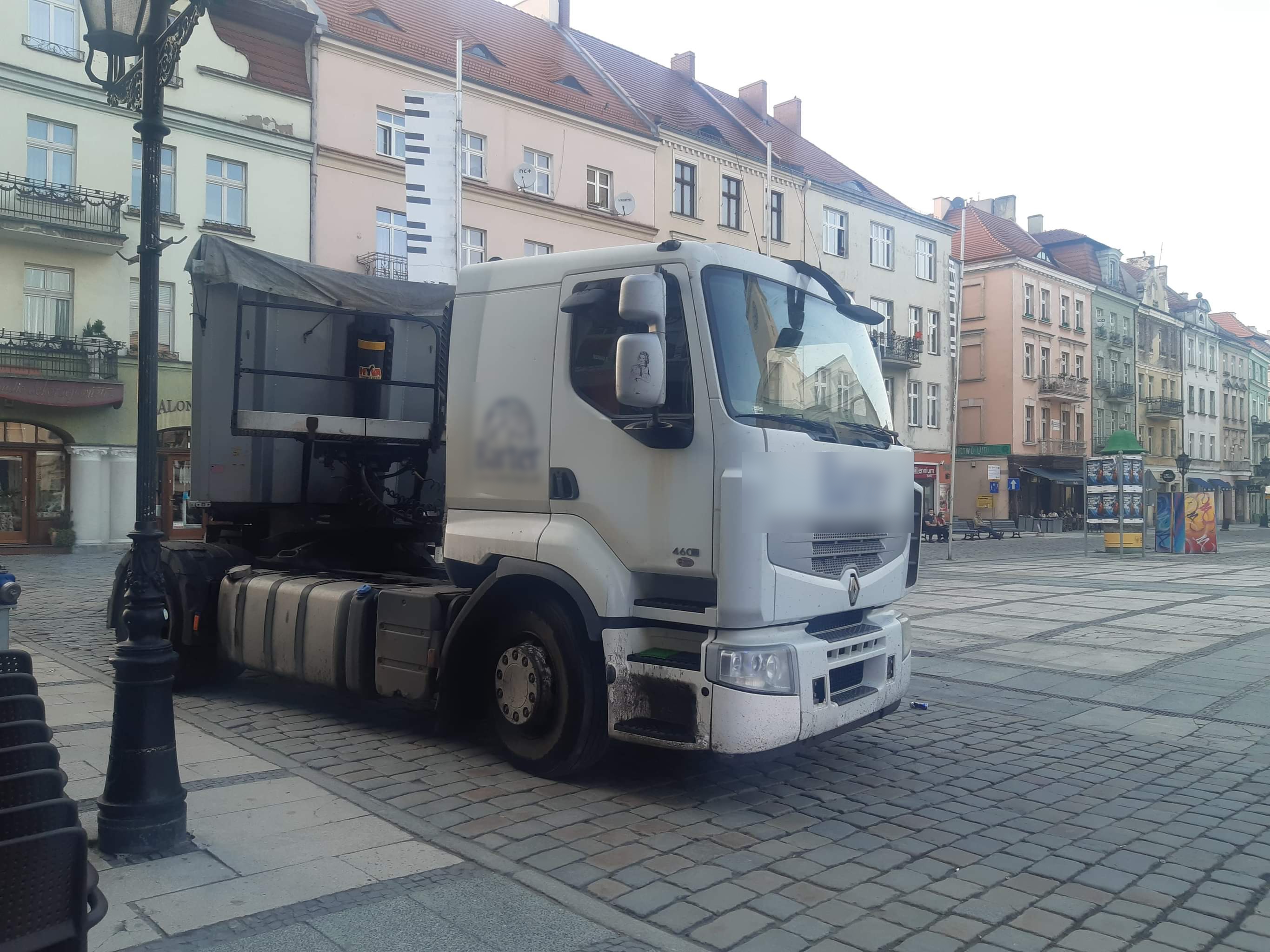 pijany kierowca wjechał na kaliski rynek - Danuta Synkiewicz