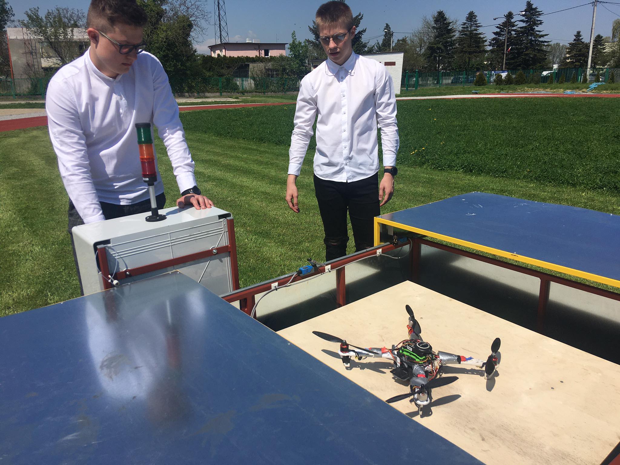 dron ratujący życie ostrów  - Danuta Synkiewicz 