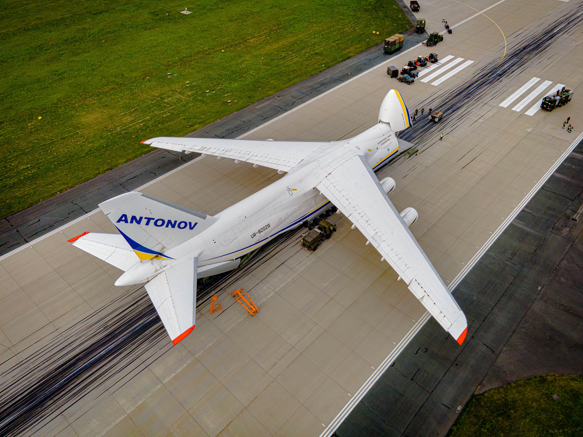 samolot antonov poznań - 31 Baza Lotnictwa Taktycznego Poznań-Krzesiny/Arek Biały