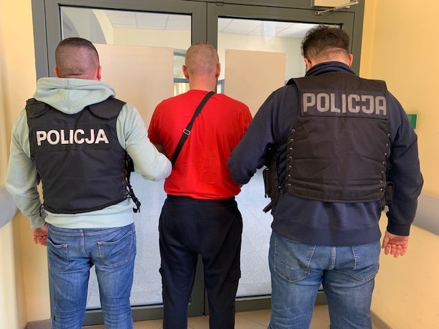 napadli na salon samochodowy w przeźmierowie - KMP Poznań