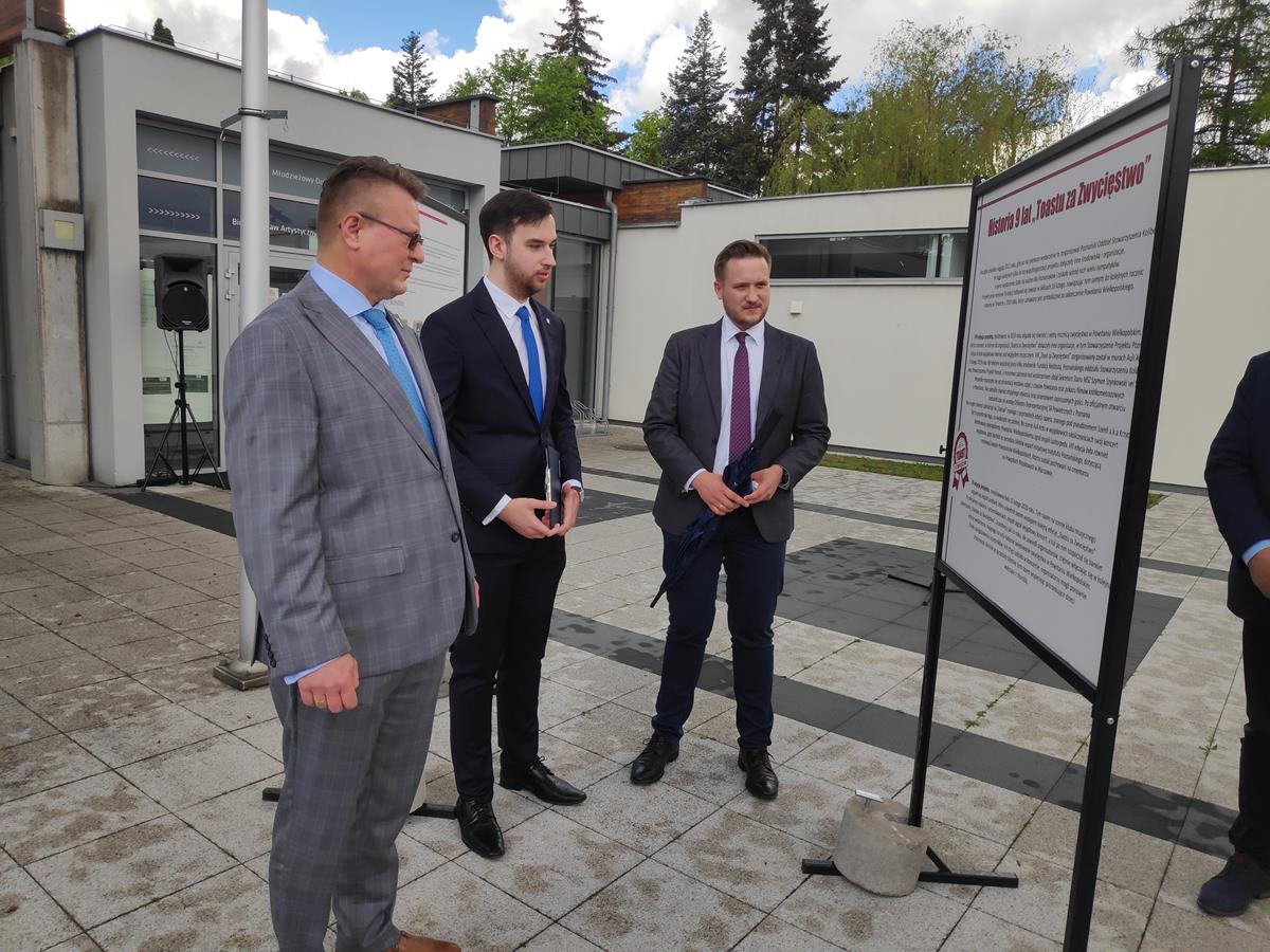 wystawa toast za zwycięstwo piła - Przemysław Stochaj - Radio Poznań