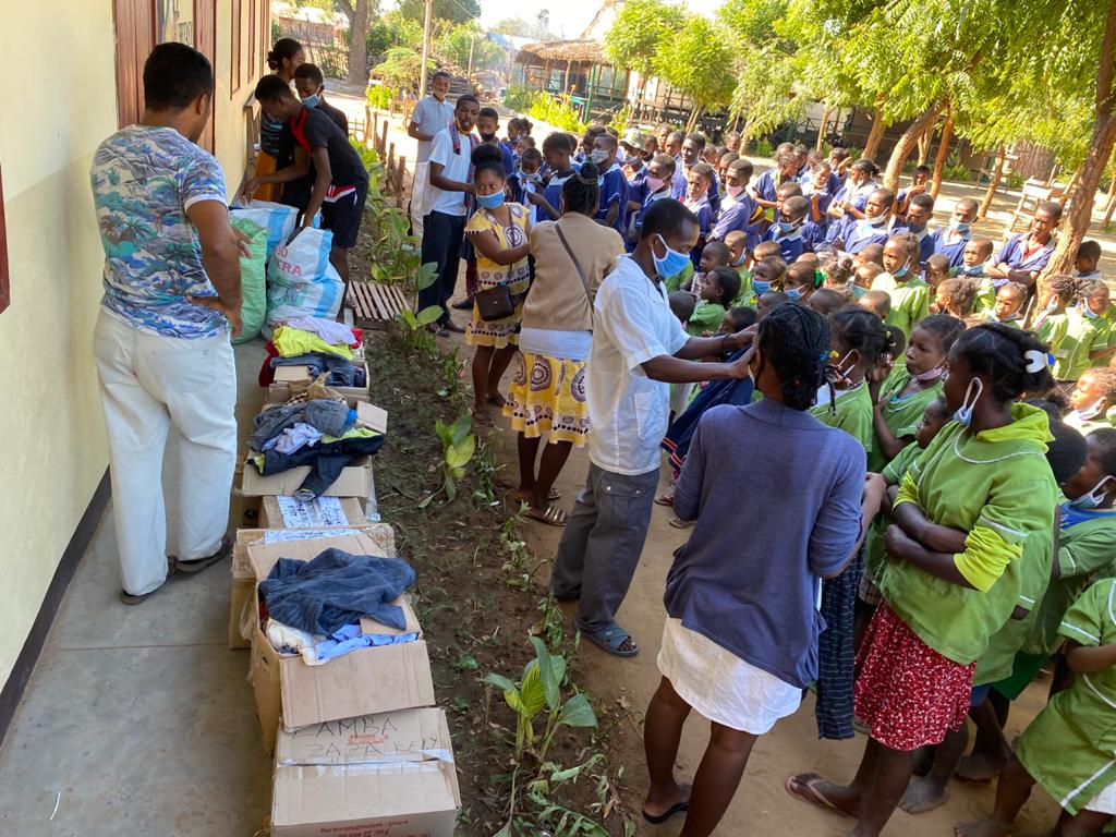 ubrania befasa afryka - ARCHIDIECEZJA POZNAŃSKA
