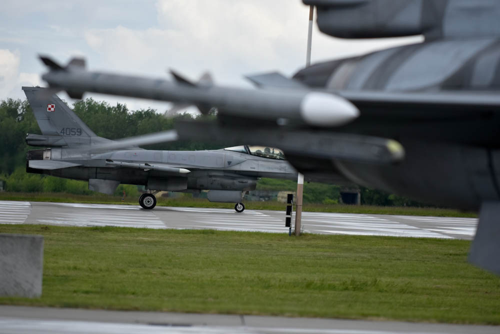 samoloty F-16 krzesiny - Wojtek Wardejn